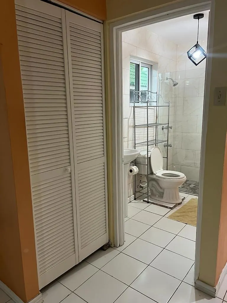 Paradies Apartments 1 مونتيغو باي