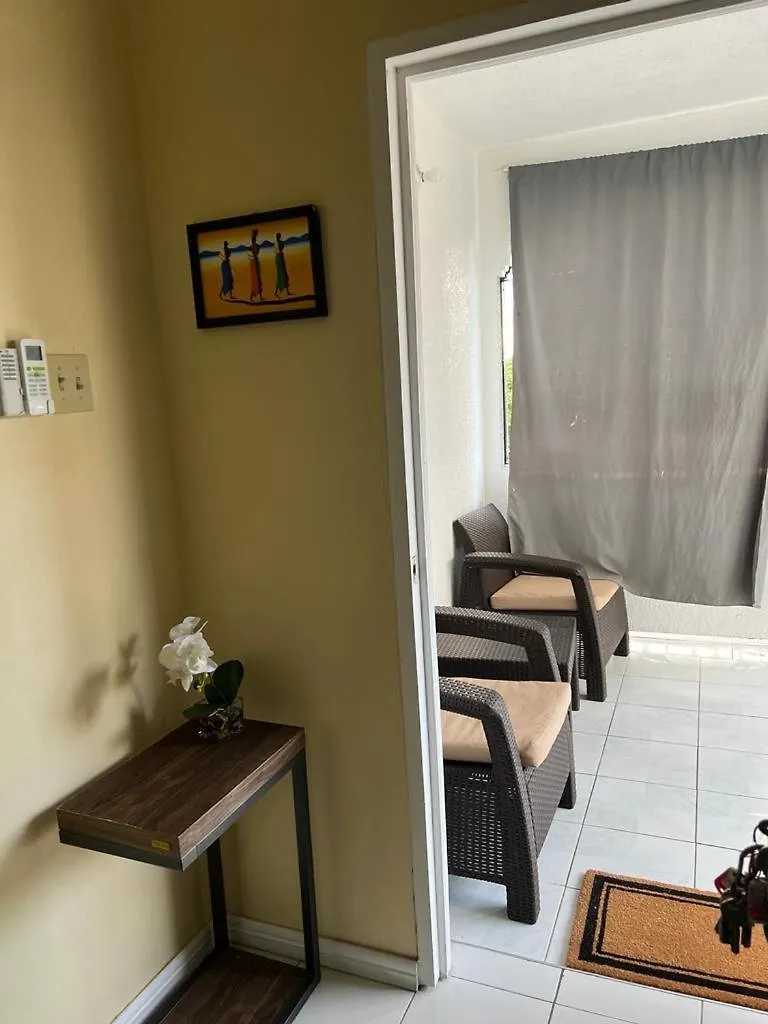 Paradies Apartments 1 مونتيغو باي جامايكا
